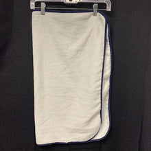 Load image into Gallery viewer, Star Infant Hooded Bath Towel
