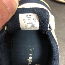 Load image into Gallery viewer, Boys Velcro Shoes
