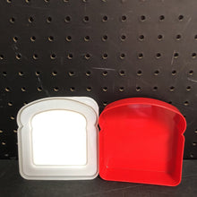 Load image into Gallery viewer, 3-D Ocean Sandwich Holder Container (Brite Concepts)
