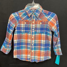 Load image into Gallery viewer, plaid button down shirt
