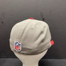 Load image into Gallery viewer, Boys Hat (NEW) (Tampa Bay Bucaneers NFL Football Team))
