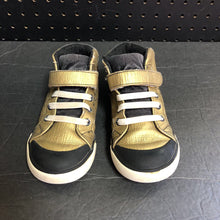 Load image into Gallery viewer, Boys High Top Sneakers
