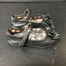 Load image into Gallery viewer, Girls Bow Flats
