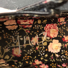 Load image into Gallery viewer, Girls Bow Flats
