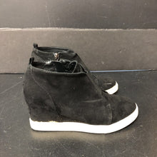 Load image into Gallery viewer, Girls High Top Shoes
