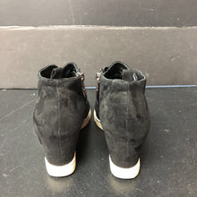 Load image into Gallery viewer, Girls High Top Shoes
