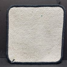 Load image into Gallery viewer, English/Spanish "el Triangulo"/"Triangle" Carpet Square

