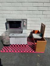 Load image into Gallery viewer, Bite to Eat Retro Diner for 18" Doll Battery Operated
