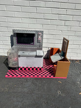 Load image into Gallery viewer, Bite to Eat Retro Diner for 18" Doll Battery Operated
