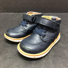 Load image into Gallery viewer, Boys Velcro Shoes
