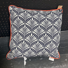 Load image into Gallery viewer, Patterned Pillow
