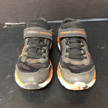 Load image into Gallery viewer, Boys Velcro Sneakers

