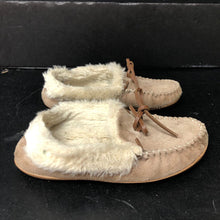 Load image into Gallery viewer, boys fur lined moccasin slippers

