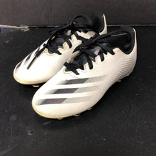 Load image into Gallery viewer, boys soccer lace up cleats
