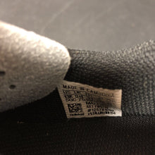 Load image into Gallery viewer, boys soccer lace up cleats
