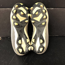 Load image into Gallery viewer, boys soccer lace up cleats
