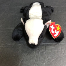 Load image into Gallery viewer, Stinky the Skunk Beanie Baby
