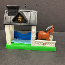 Load image into Gallery viewer, Stable w/Horse Battery Operated
