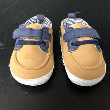 Load image into Gallery viewer, Boys Velcro Shoes
