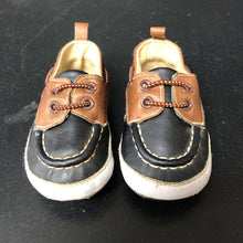 Load image into Gallery viewer, Boys Slip On Shoes
