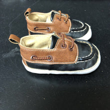 Load image into Gallery viewer, Boys Slip On Shoes
