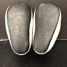 Load image into Gallery viewer, Boys Slip On Shoes
