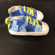 Load image into Gallery viewer, Boys Slip On Shoes
