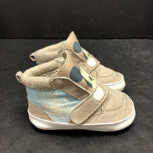 Load image into Gallery viewer, Boys Velcro Shoes
