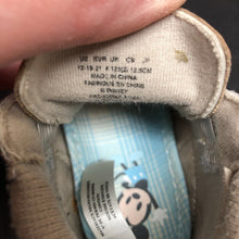 Load image into Gallery viewer, Boys Velcro Shoes
