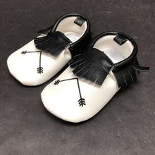 Load image into Gallery viewer, Boys Moccasins (Ava Olivia)
