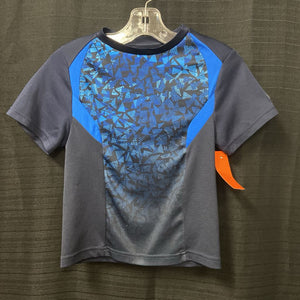Graphic triangle pattern athletic T-shirt