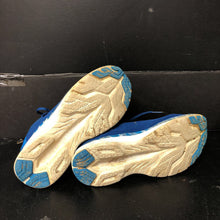 Load image into Gallery viewer, Boys Charged Bandit Sneakers
