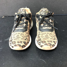 Load image into Gallery viewer, Girls Cheetah Print Sneakers
