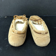 Load image into Gallery viewer, Girls Moccasin Slippers (Portland Boot Company)

