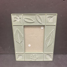 Load image into Gallery viewer, Leaf Picture Frame (Heirloom)
