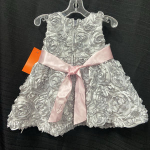 sleeveless rosette patterned formal dress w/ flower bow