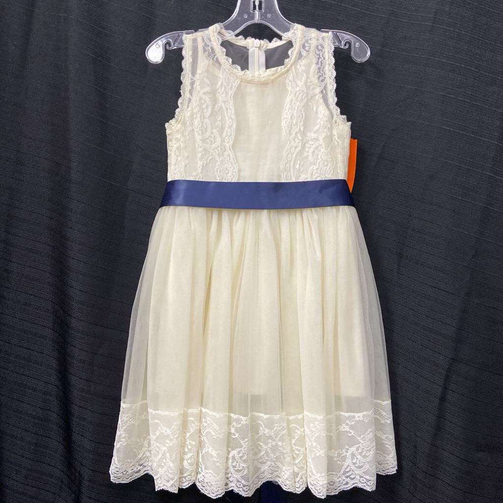 sleeveless lace formal dress w/ tie bow (Bow Dreams)