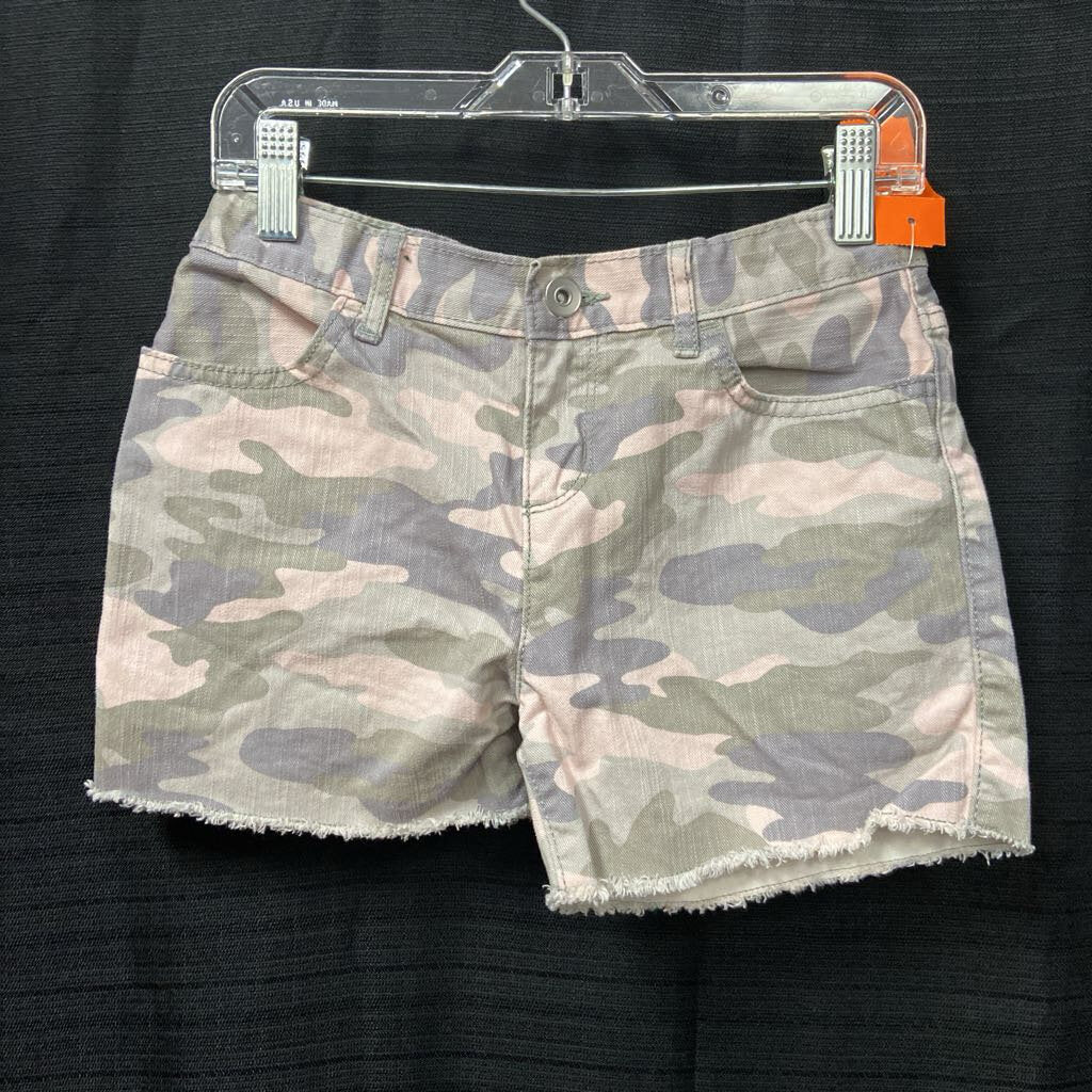 casual camo patterned shorts