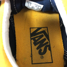 Load image into Gallery viewer, Boys Sneakers
