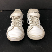 Load image into Gallery viewer, Boys Velcro Sneakers
