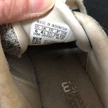 Load image into Gallery viewer, Boys Sneakers
