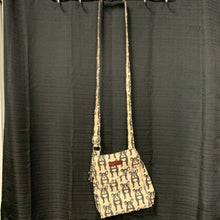 Load image into Gallery viewer, Dog Shoulder Bag (Bungalow 360)

