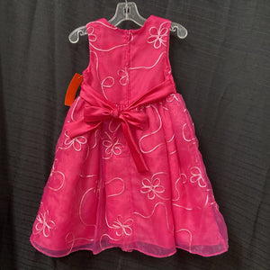 sleeveless dress w/ flowers