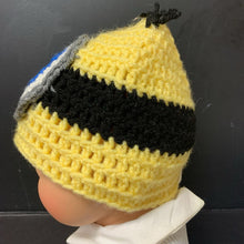 Load image into Gallery viewer, Boys Knit Minion Hat
