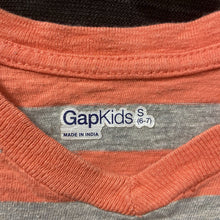 Load image into Gallery viewer, Striped v neck shirt
