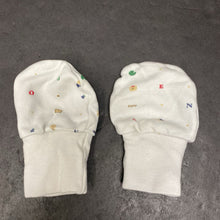 Load image into Gallery viewer, 4pk ABC Mittens
