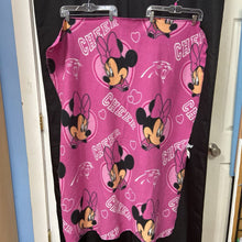 Load image into Gallery viewer, Mickey &amp; Friends Minnie Mouse Blanket
