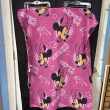 Load image into Gallery viewer, Mickey &amp; Friends Minnie Mouse Blanket
