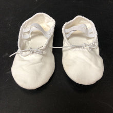 Load image into Gallery viewer, Girls Ballet Shoes
