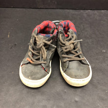 Load image into Gallery viewer, Boys Plaid Sneakers
